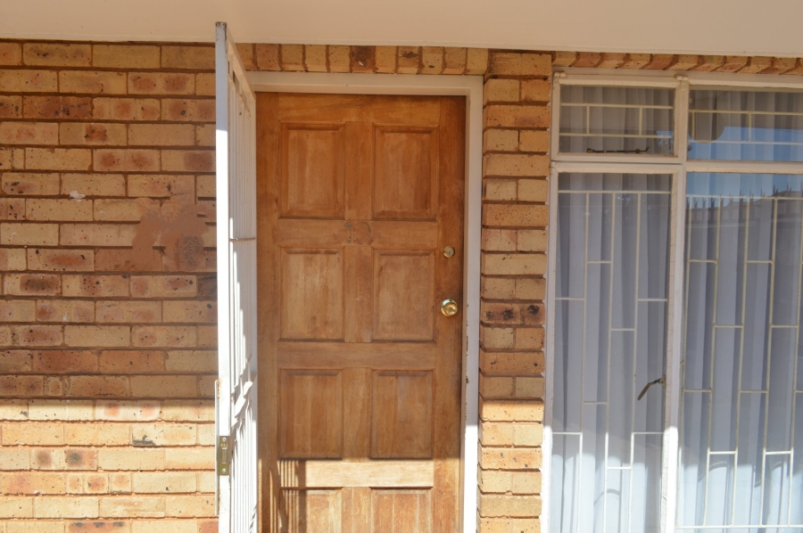 2 Bedroom Property for Sale in La Hoff North West